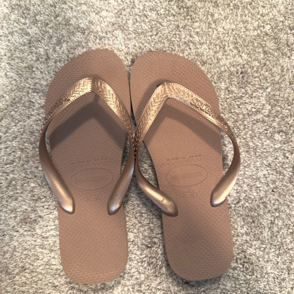 Havaianas Tan Flip Flops